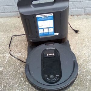 Shark Black Robotic Vacuum with Charging Base